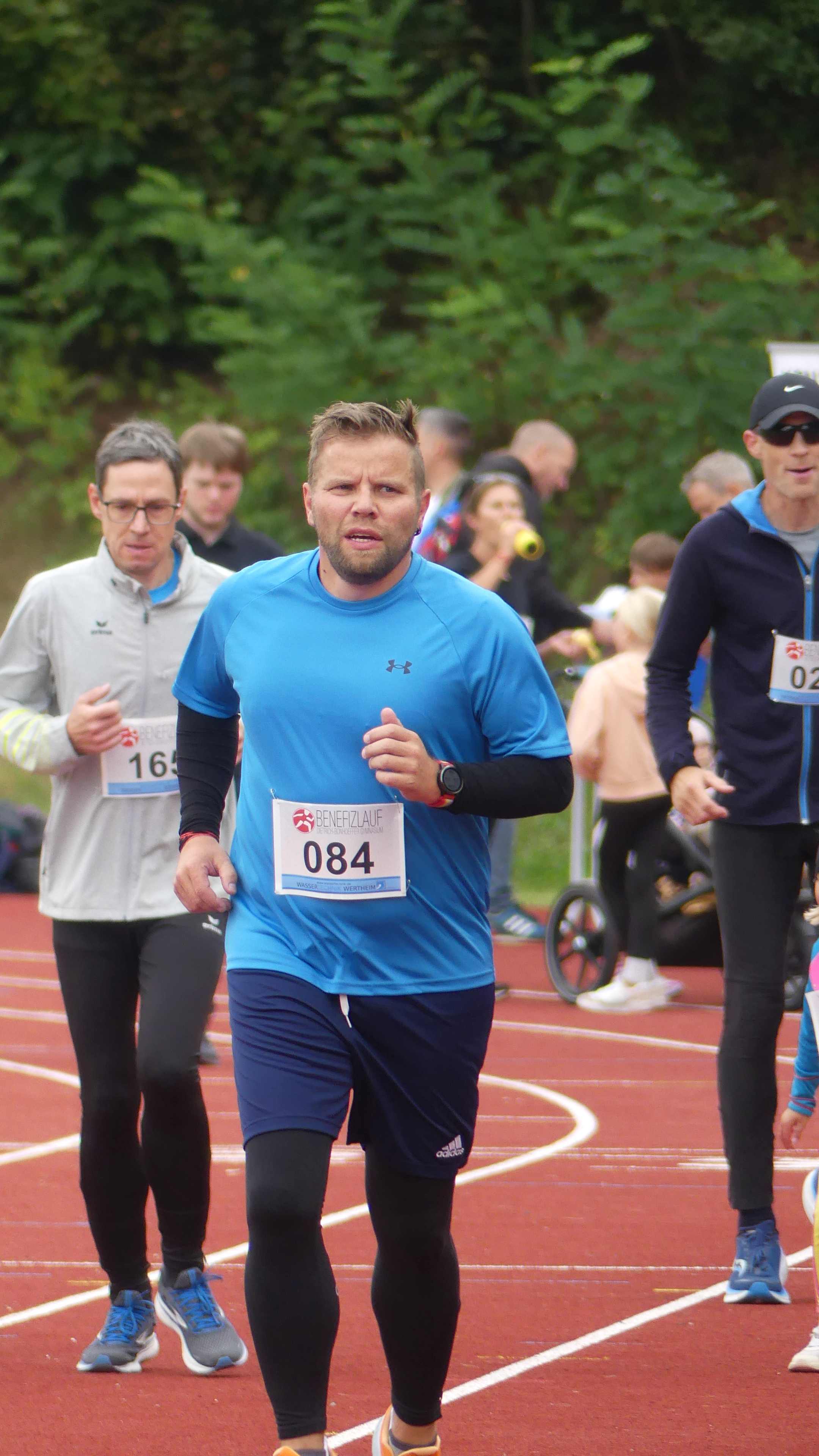 Bild vom 14. Benefizlauf im Jahr 2024. Dies ist das 45. Bild.